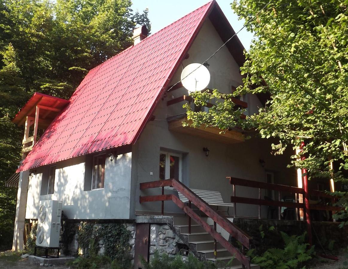 Casa De Oaspeti Boga Pietroasa  外观 照片